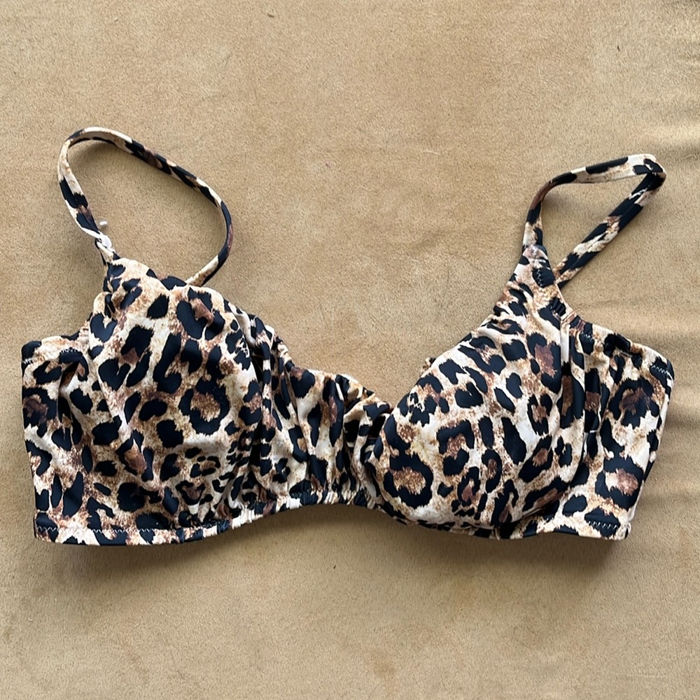 Shade & shore leopard print swim top. Worn once / never been in pool or ocean